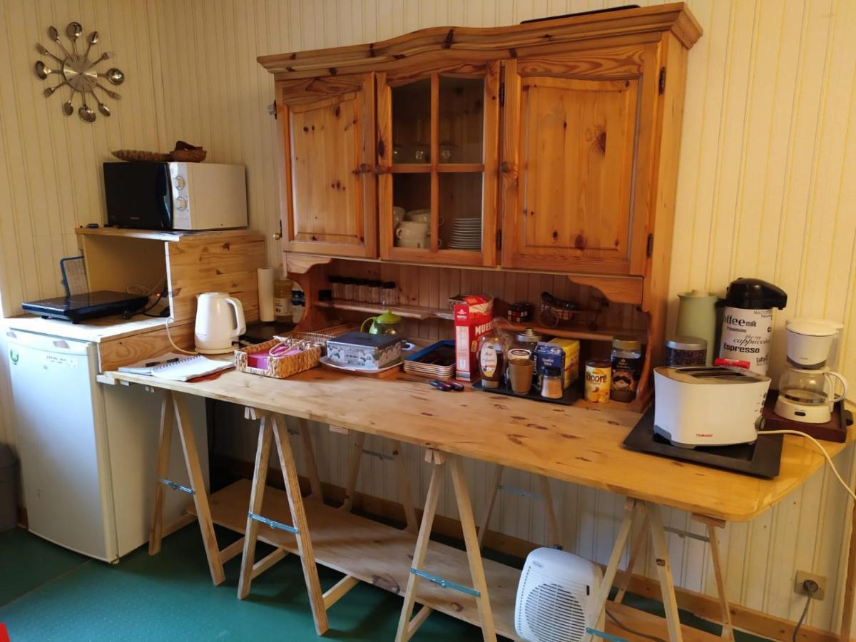 Chardon Bleu Appartement Chambre Cuisine Coin A Manger Sanitaires Salle D'Eau Barcelonnette Exterior photo